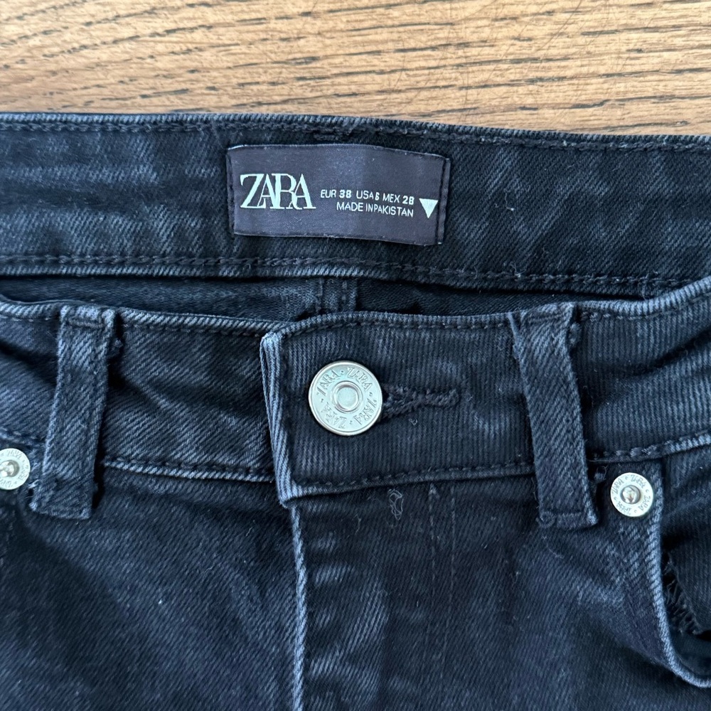 Zara split hem black jeans size 28/6